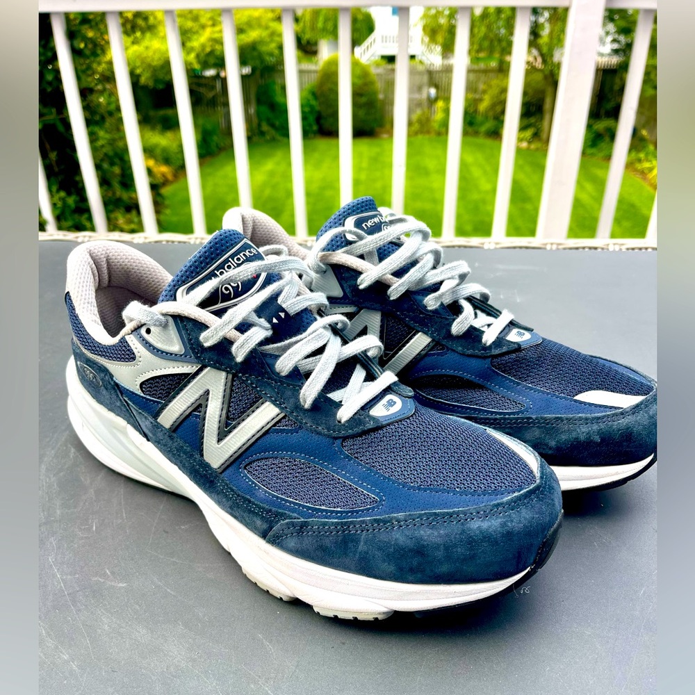 New Balance 990V6 - very lightly used - Size 11.5 - Color: Navy Blue